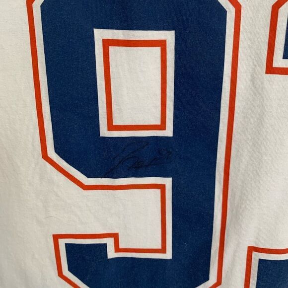 AUTOGRAPHED Edmonton Oilers Nugent-Hopkins T-shirt - Picture 3 of 4